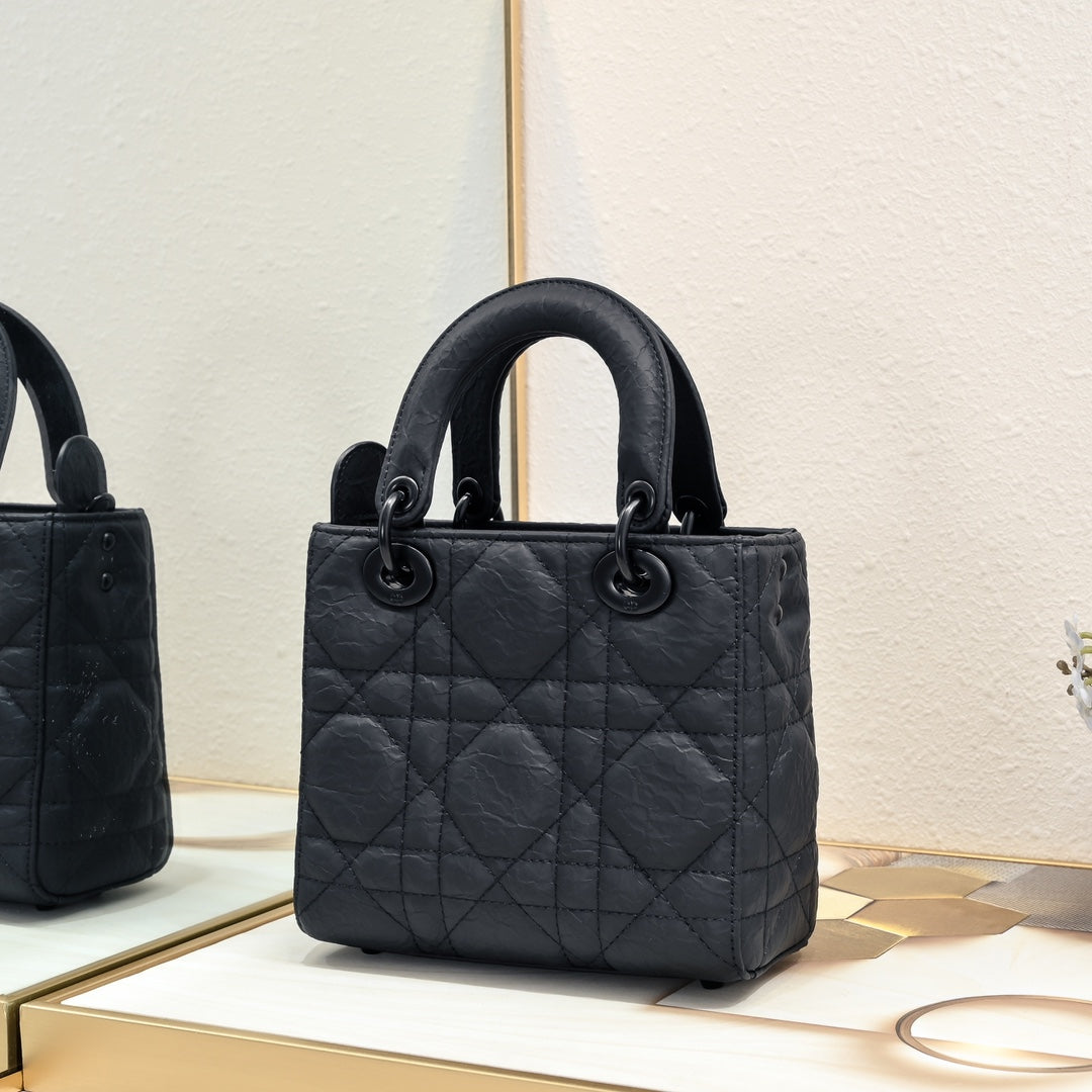 1XD438BDE Stylish leather bag