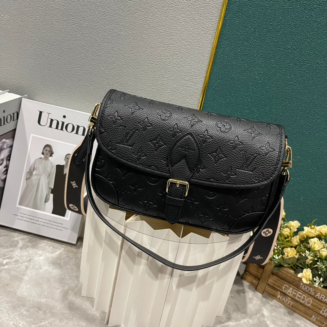 2XE318BDE Stylish leather bag 