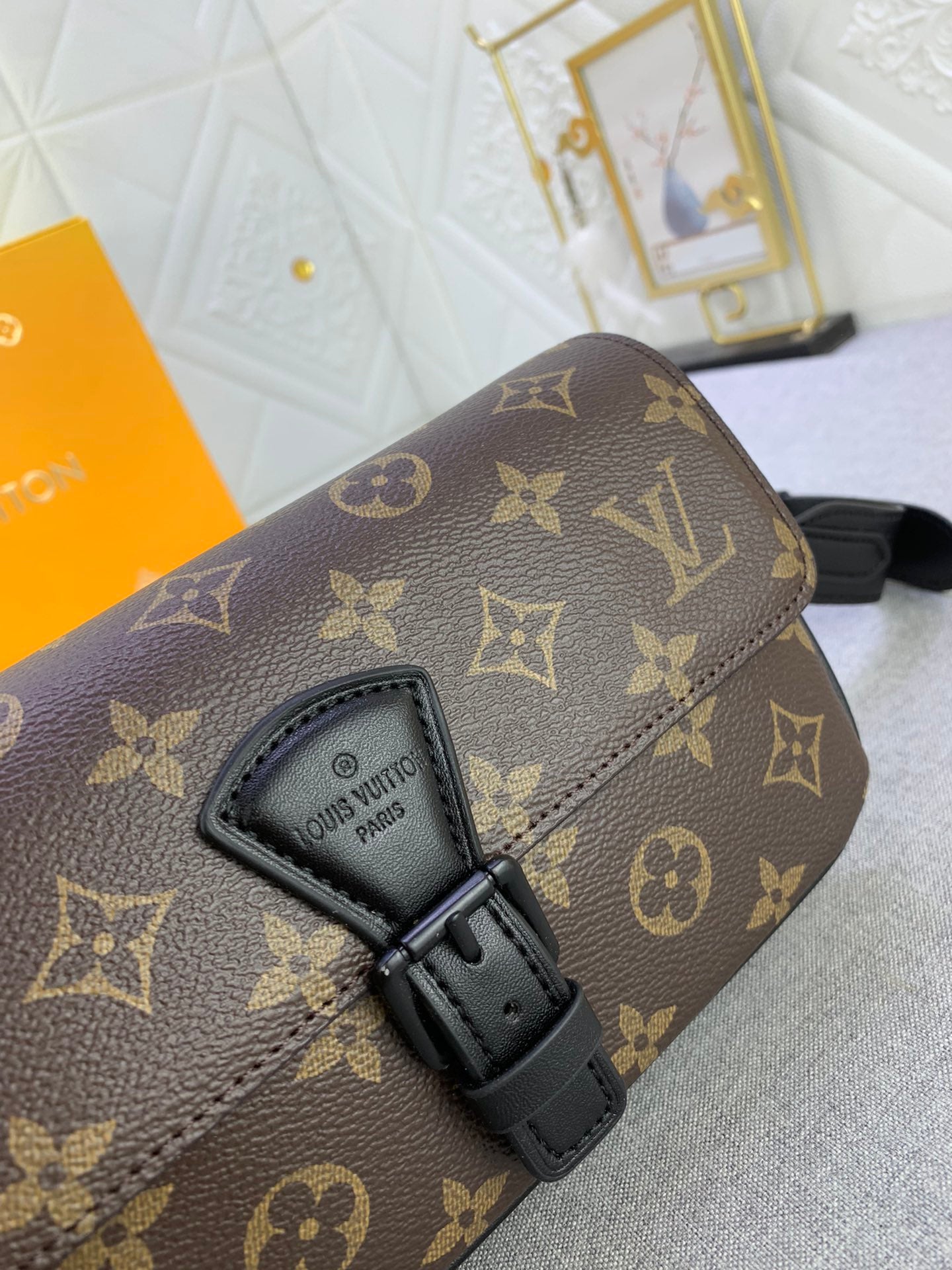 2XE465BDE Stylish leather bag