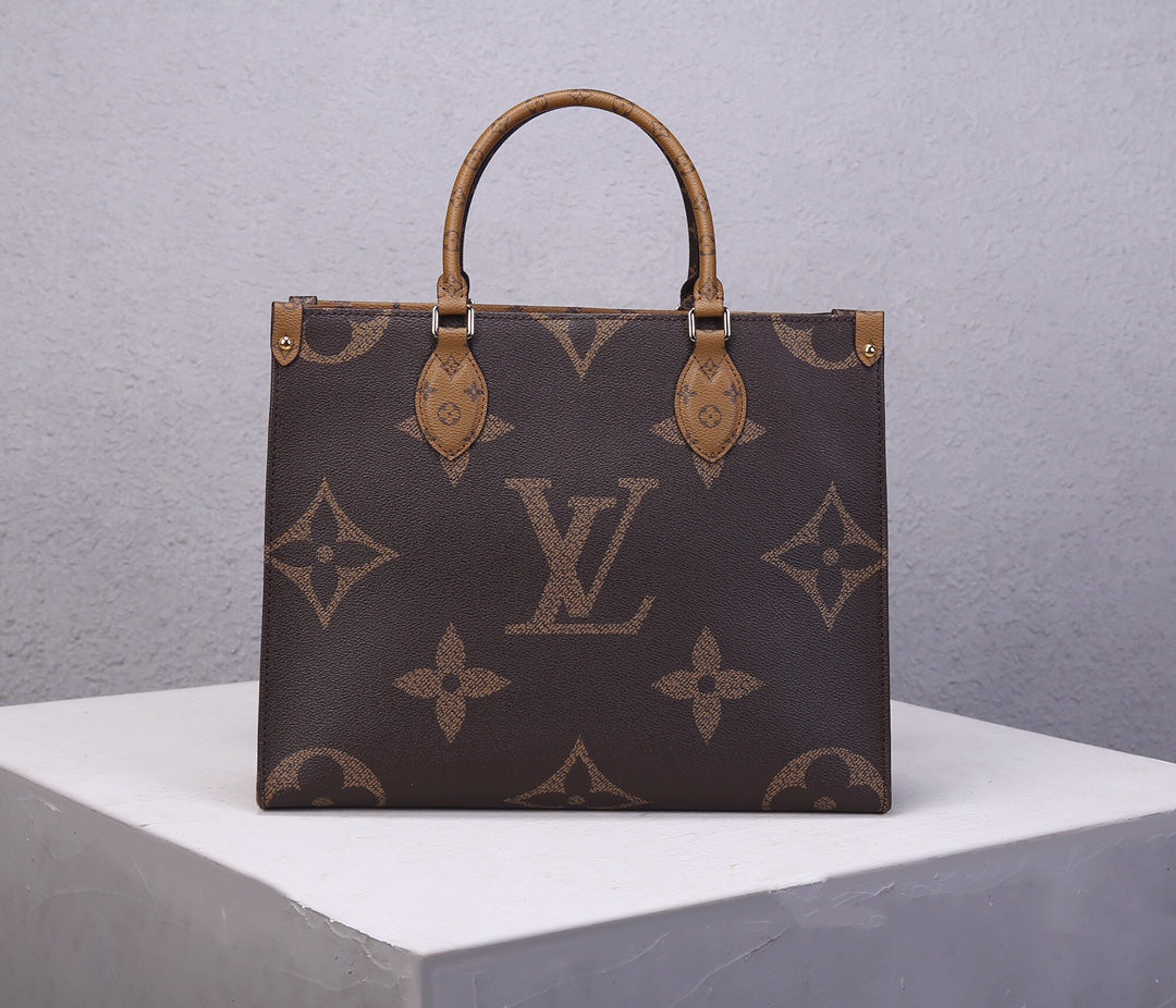 1XE65BDE Stylish leather bag 