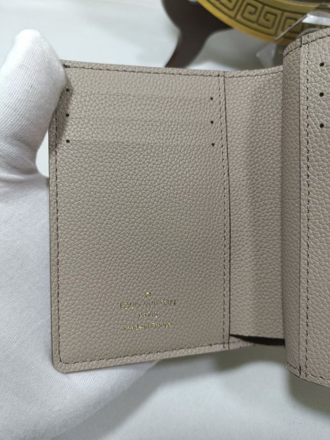 1XB385BDE Stylish leather wallets  ( with boxs)