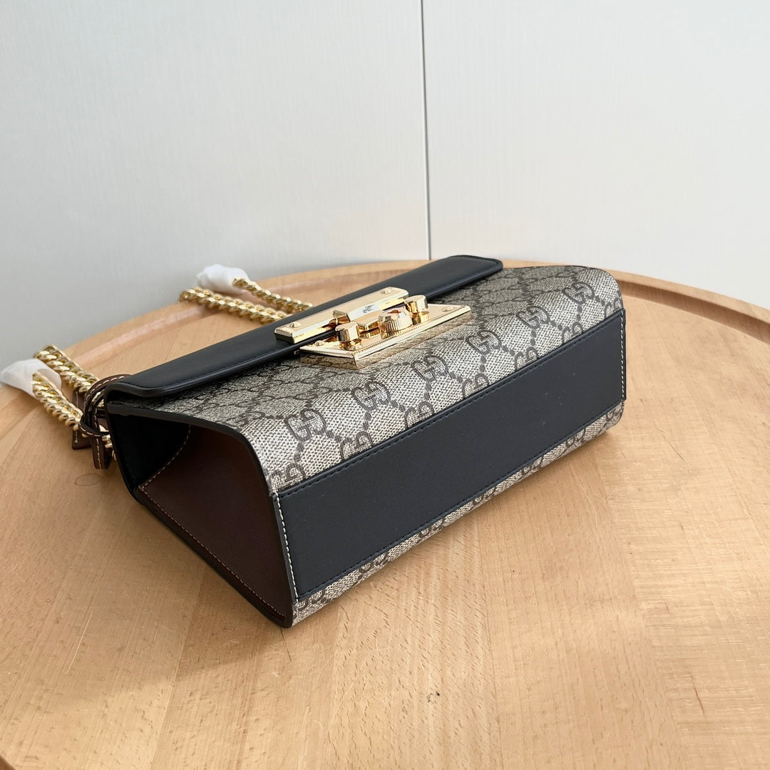 155NB70BDE Stylish leather bag