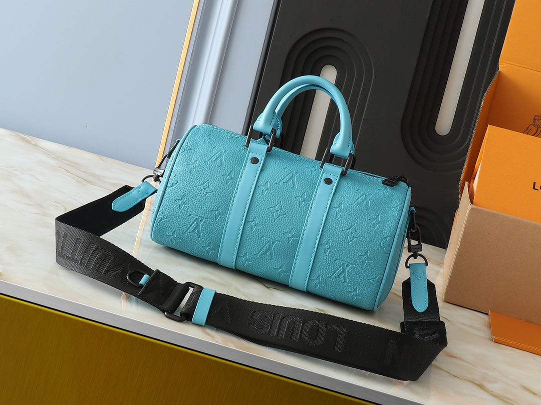 1XE60BDE Stylish leather bag