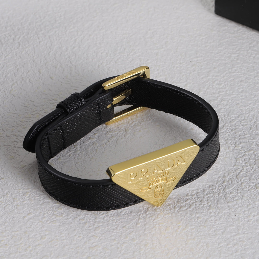 1YPD417KDE Stylish Bracelets