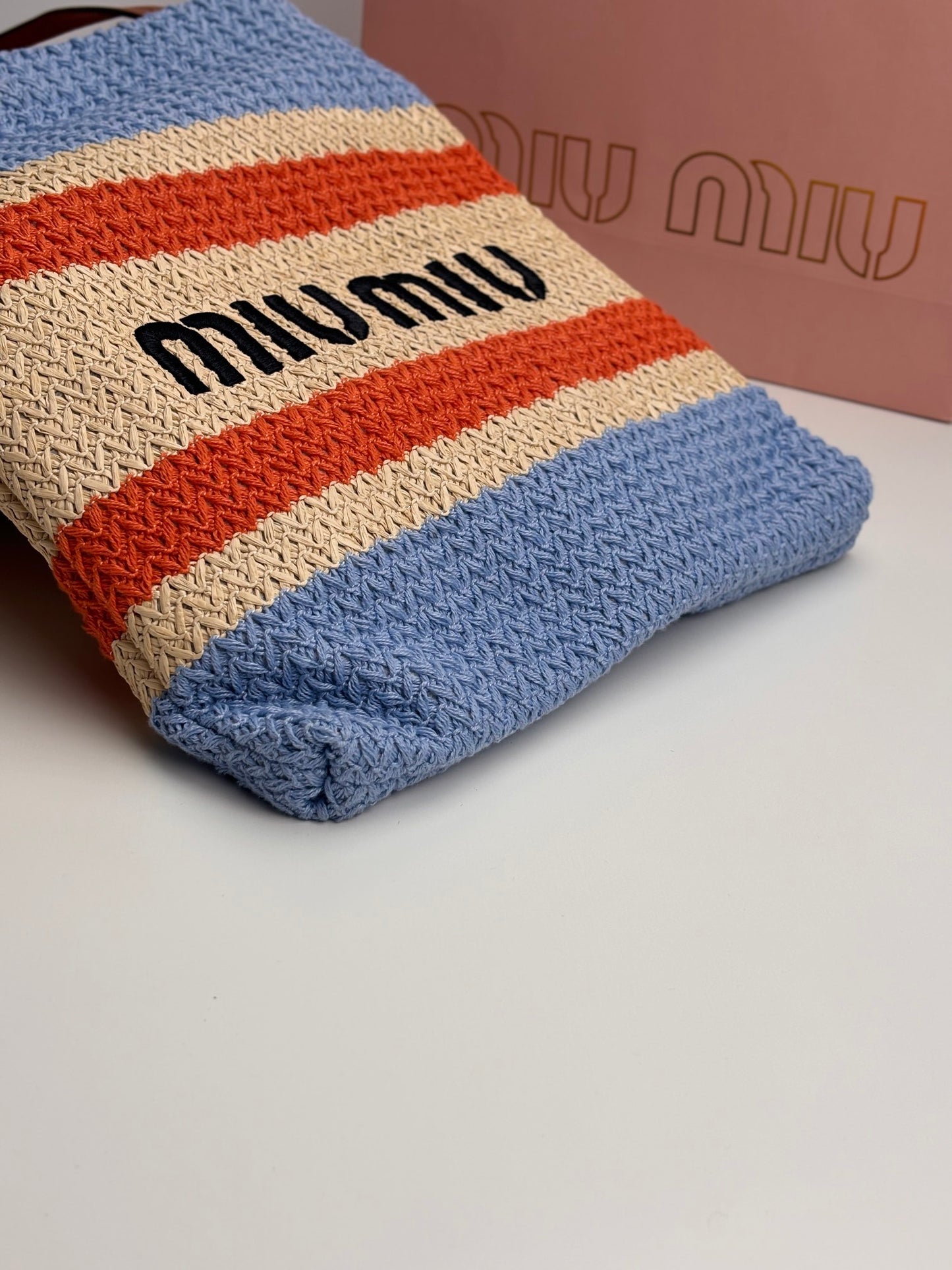 1XA77BDE Stylish Woven Bag