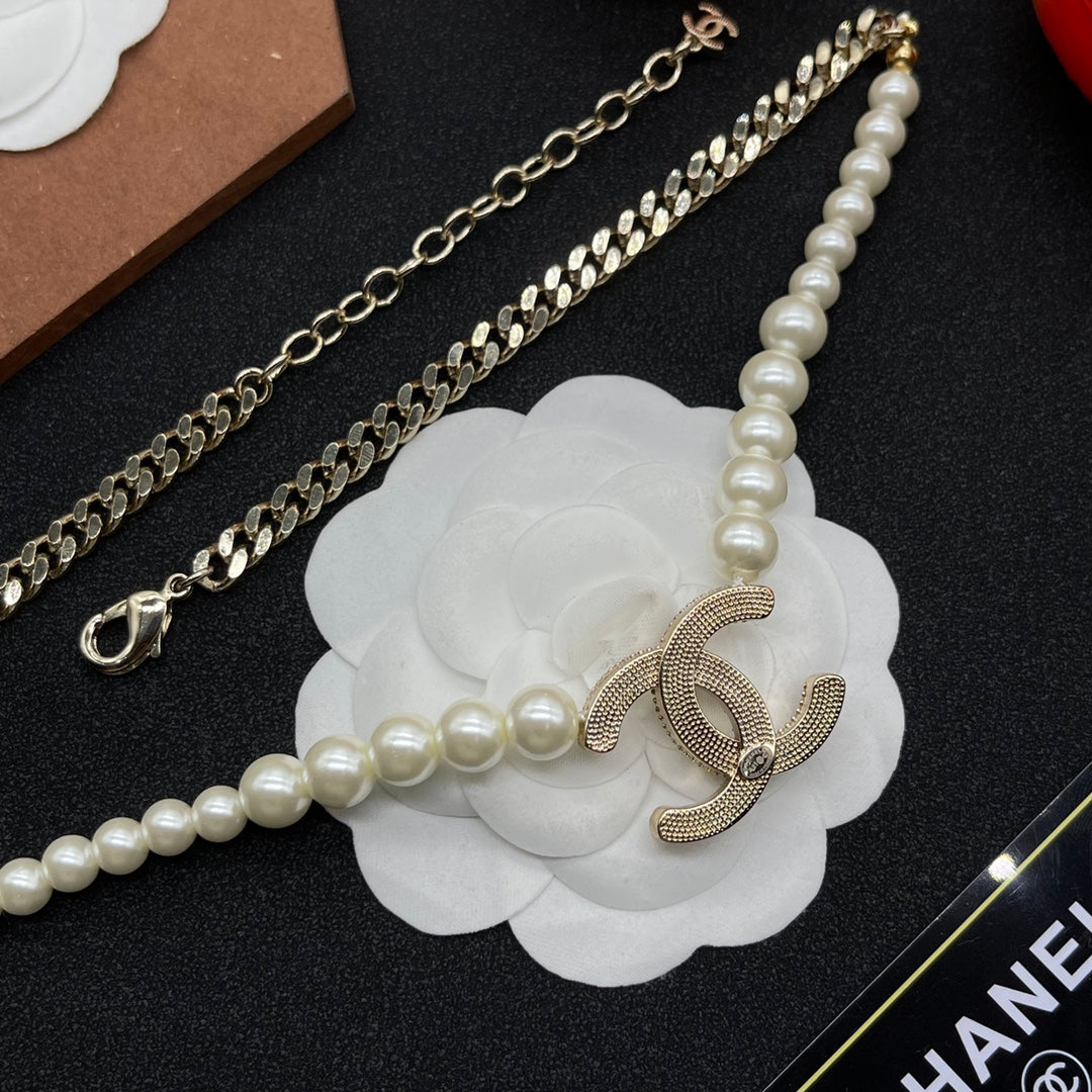 14C918XDE Stylish Necklaces