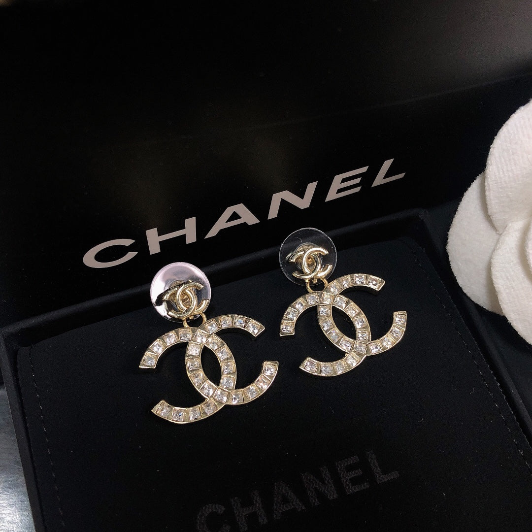 14C66EDE Stylish Earrings