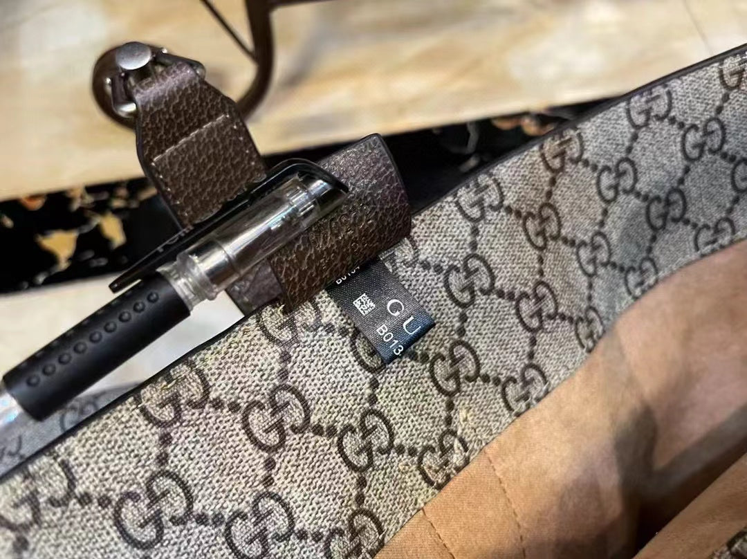 1XB432BDE Stylish leather bag