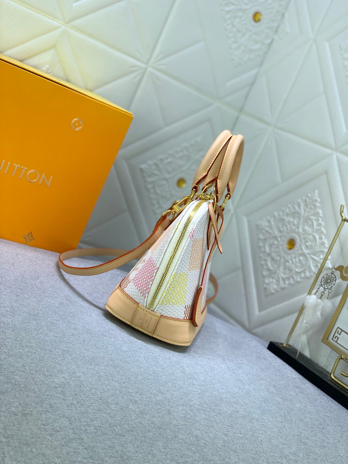 2XE335BDE Stylish leather bag 