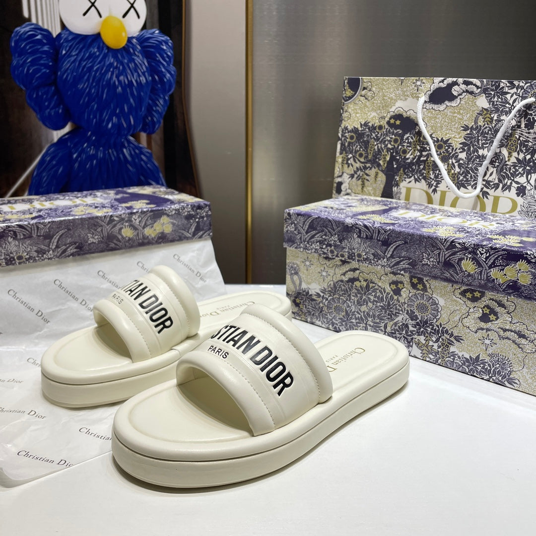 14D76ZDE Stylish slippers
