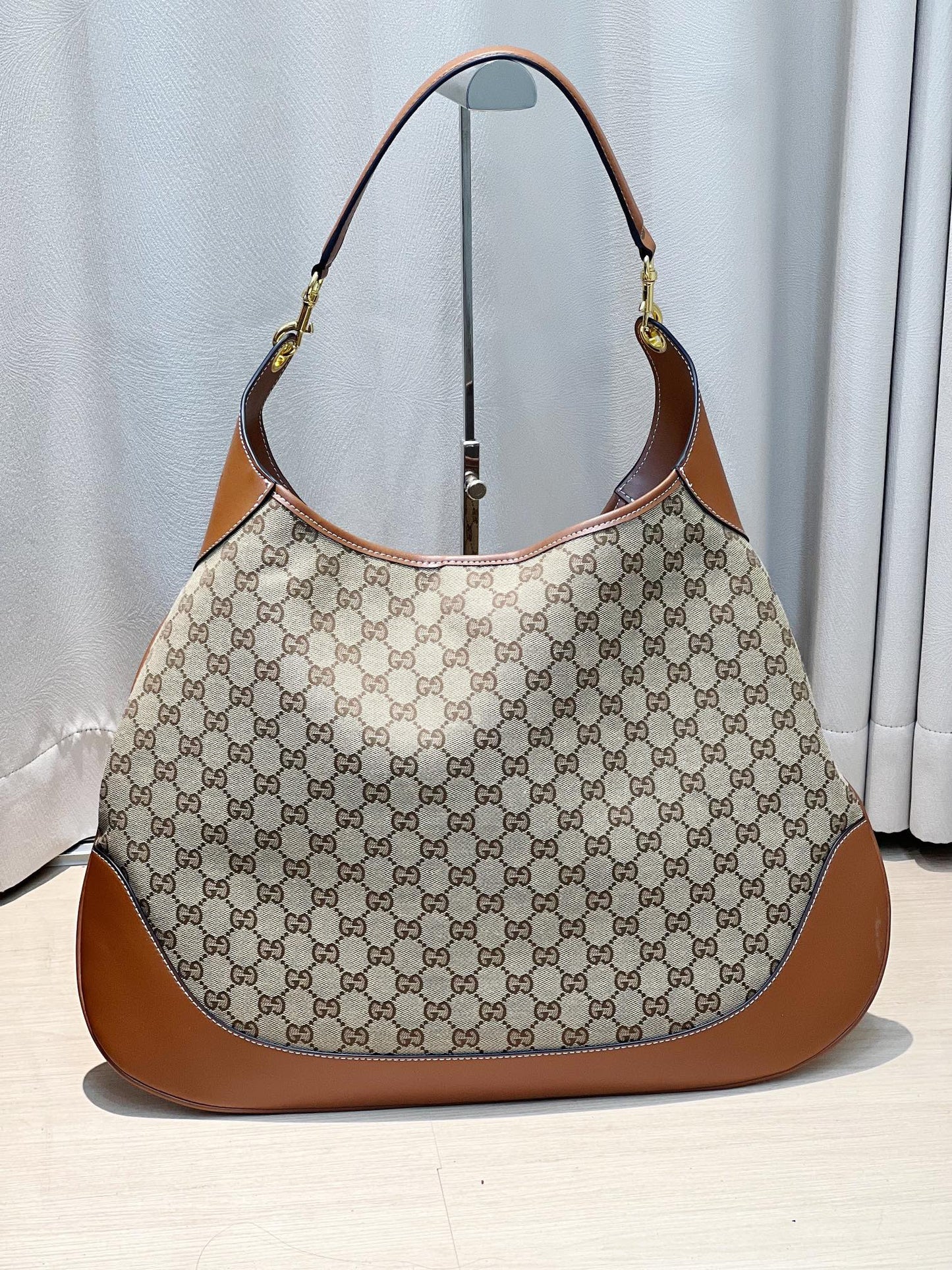 1XB67BDE Stylish leather bag