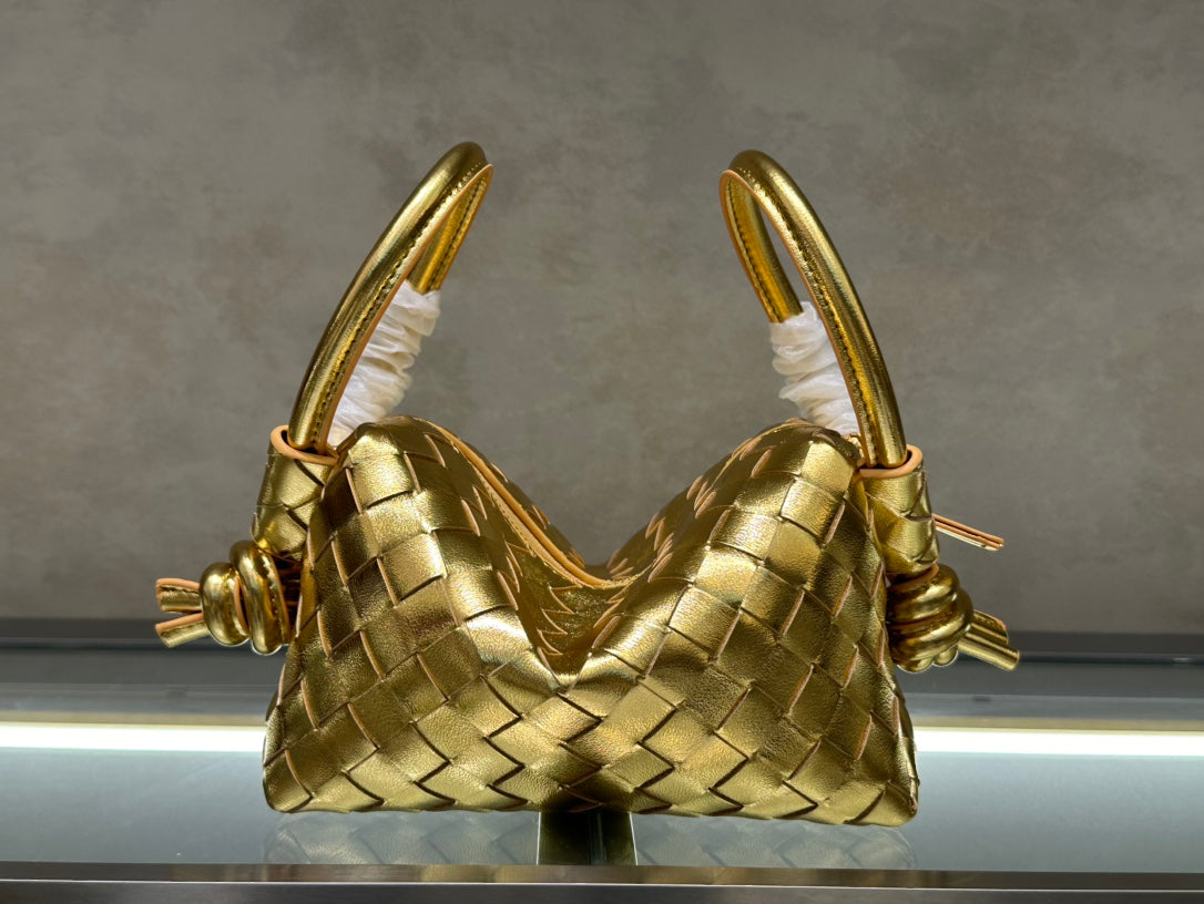 1XA84BDE Stylish leather bag