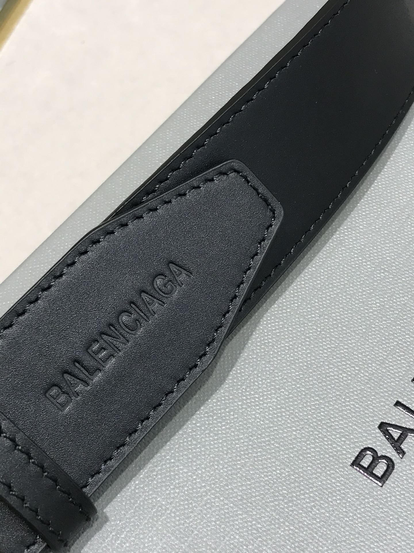 255RJ3PDE Stylish  High quality belt With full package