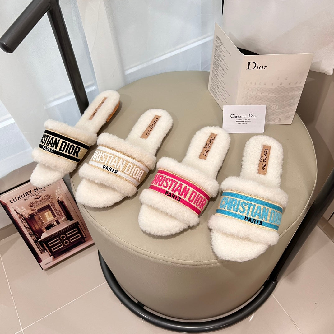 1JD4ZDE Stylish Slippers