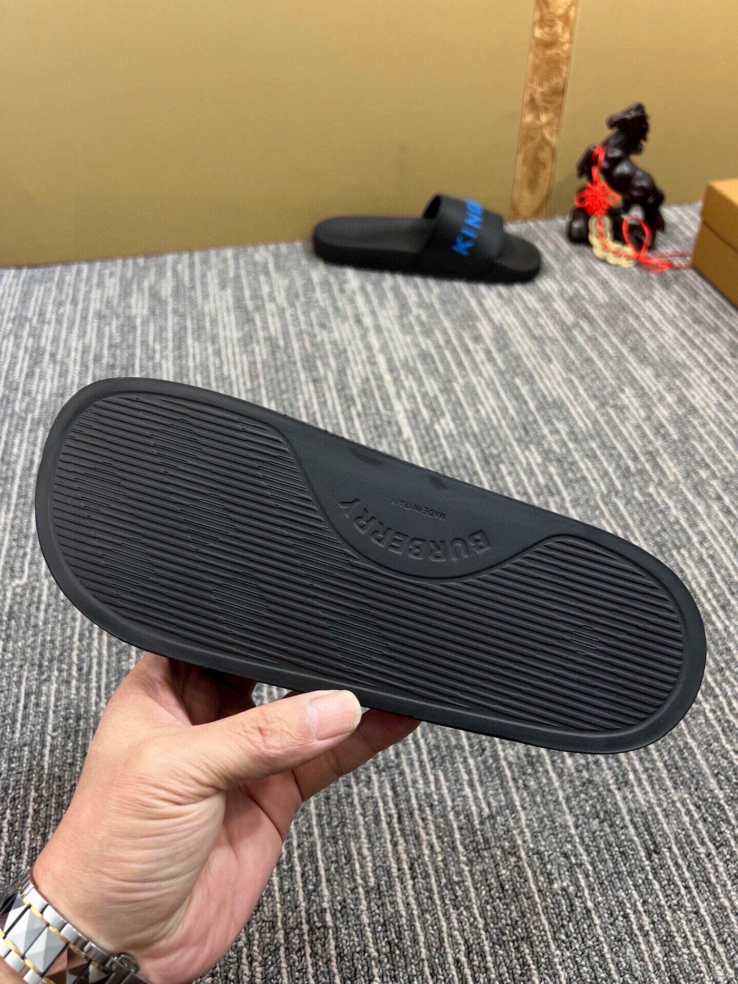 535ZR255ZDE Stylish Slippers