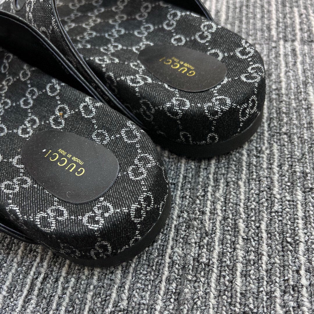 54B123ZDE Stylish slippers