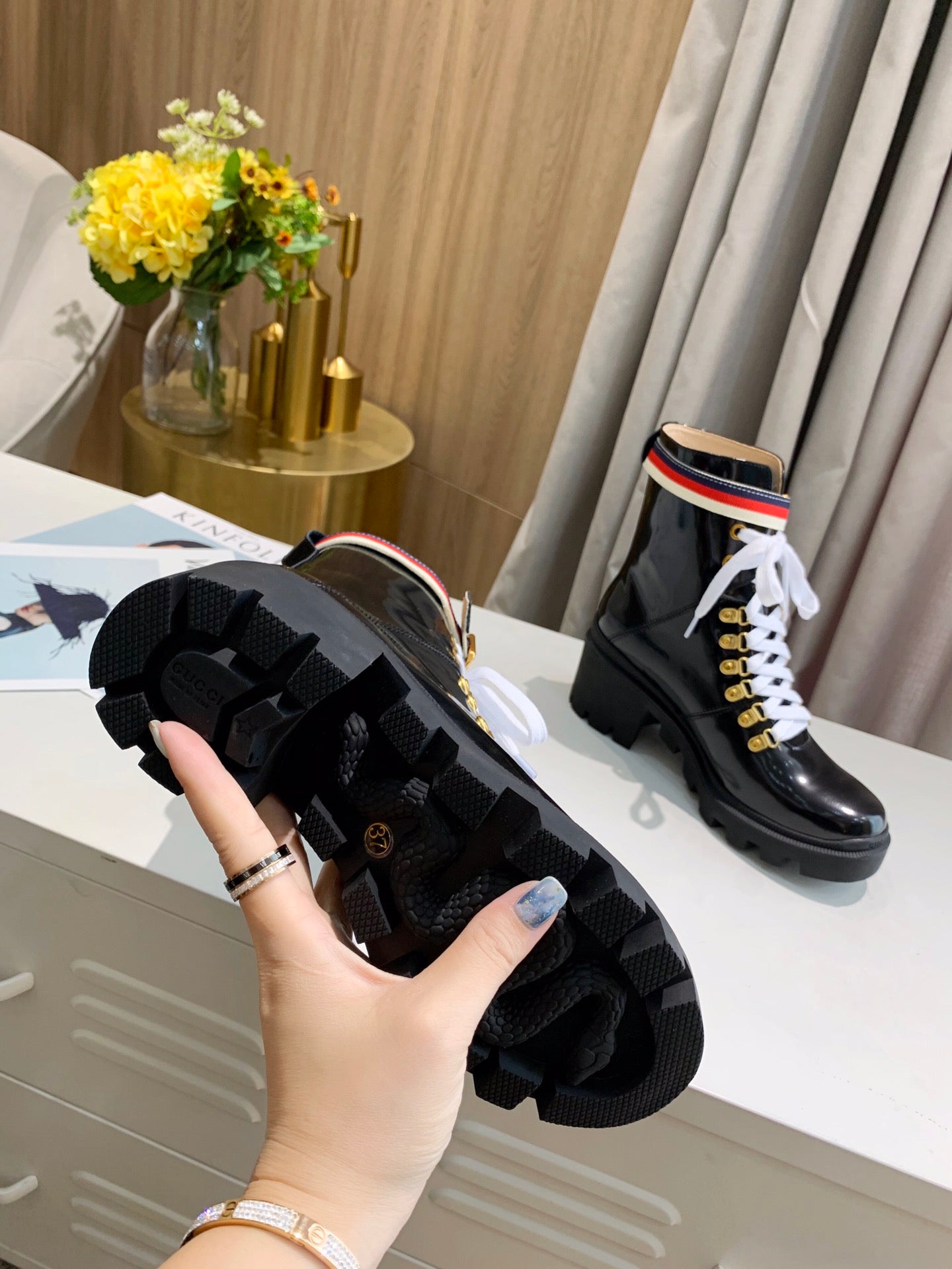 2XB200ZDE Stylish leather boot (top layer leather lining)