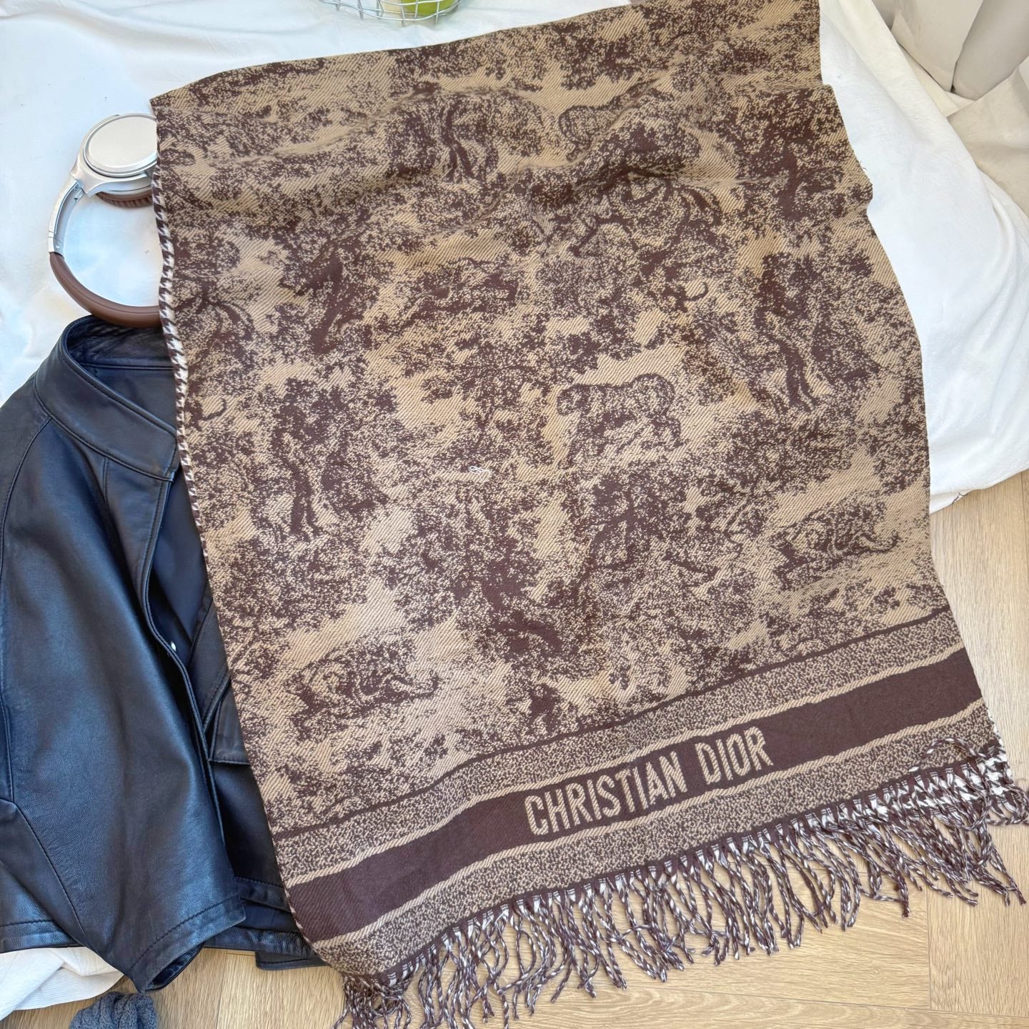 185ZD39WDE Stylish Winter Scarves