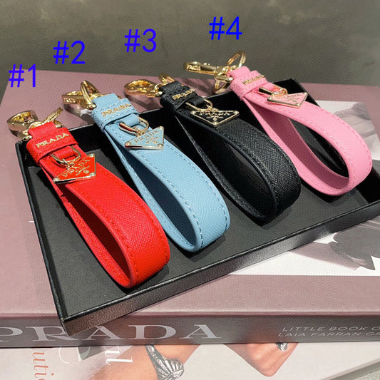 14PD55ADE Stylish key closure