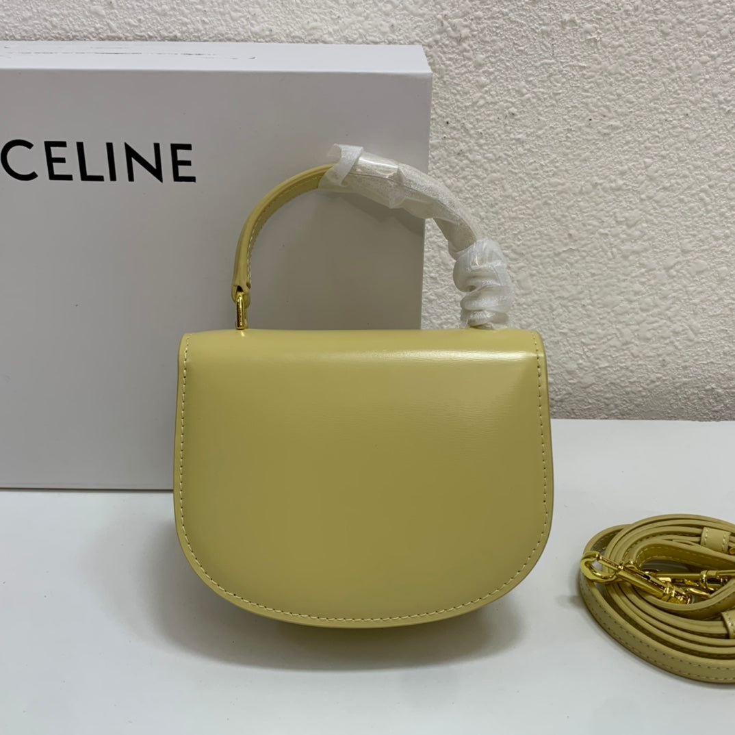 1XCL40BDE Stylish leather bag 