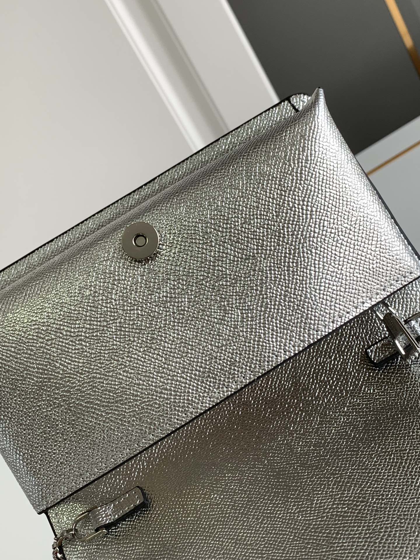 1XVL272BDE Stylish leather bag 