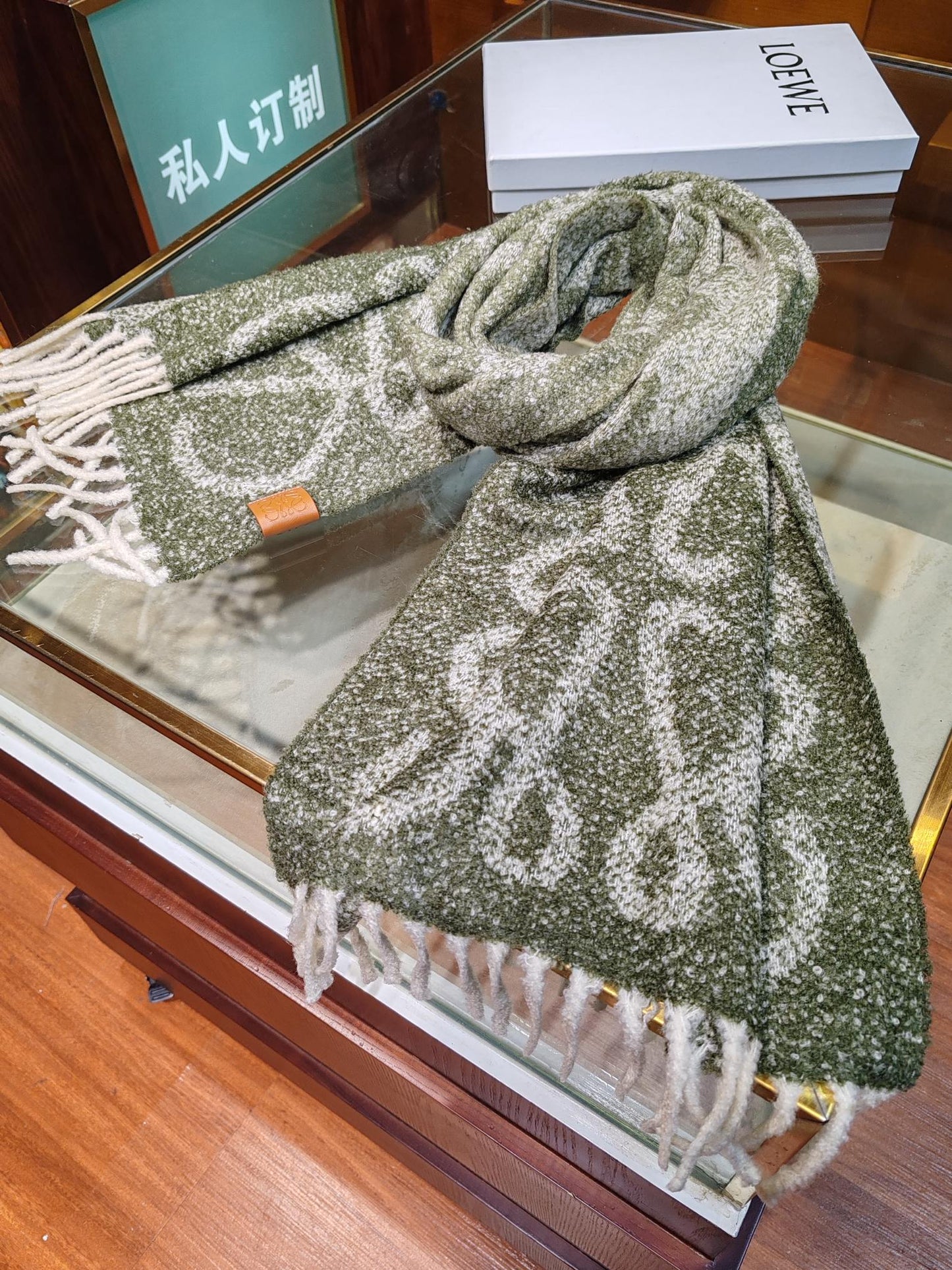 185ZA31WDE Stylish Winter Scarves