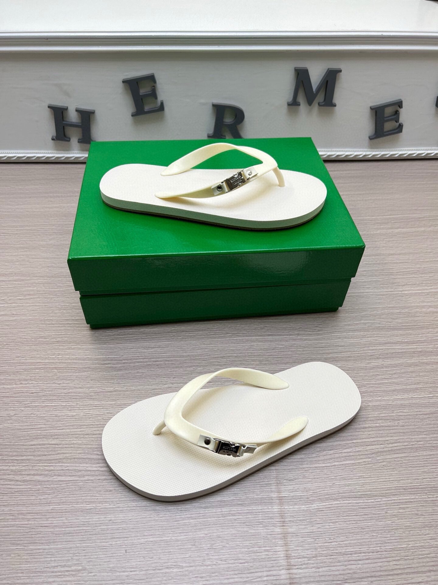 54A162ZDE Stylish slippers