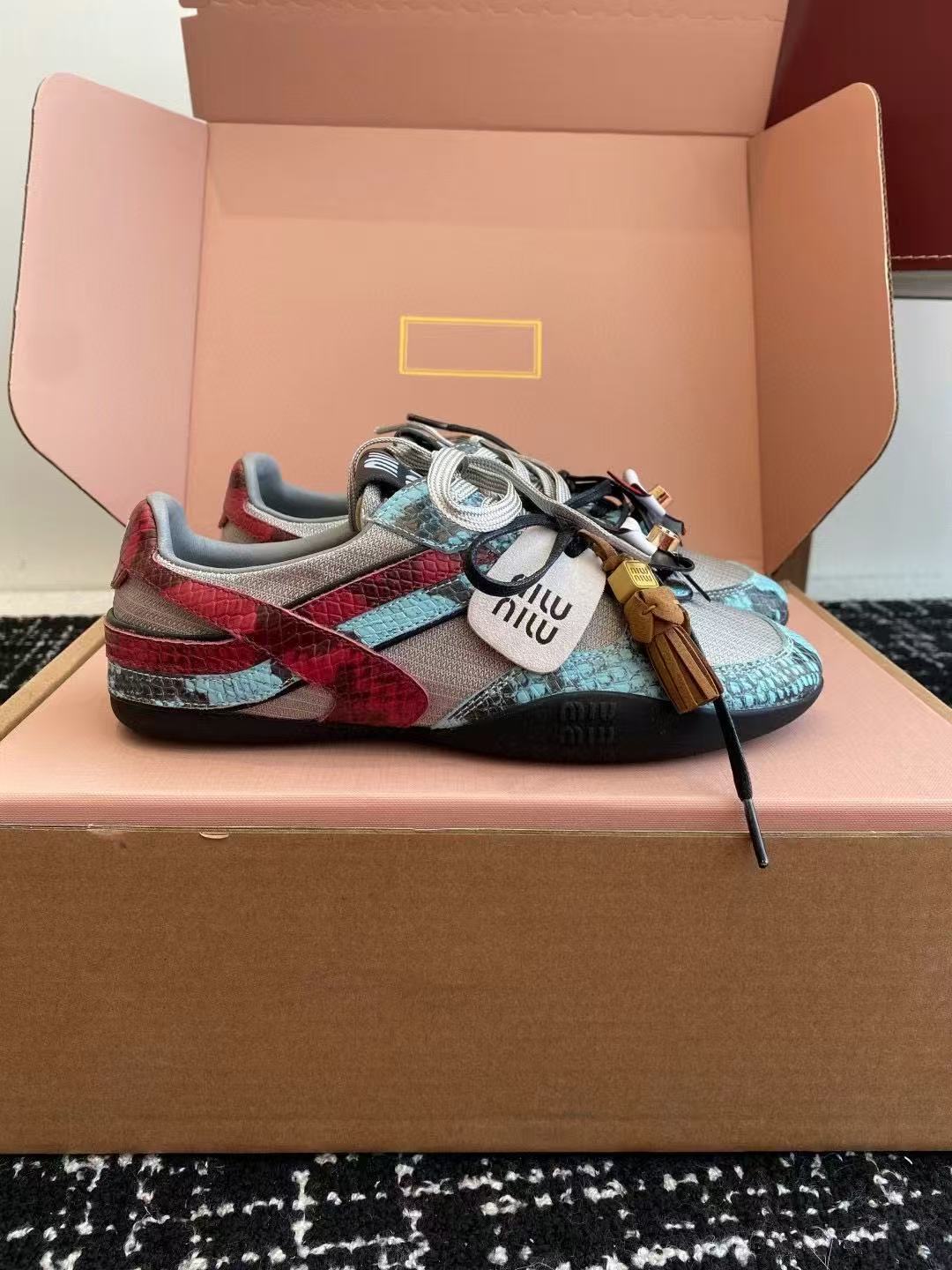 255RA12ZDE Stylish leather shoes