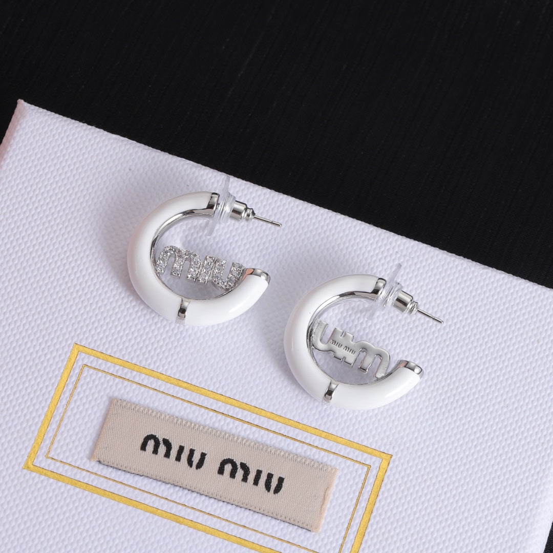14A525EDE Stylish Earrings