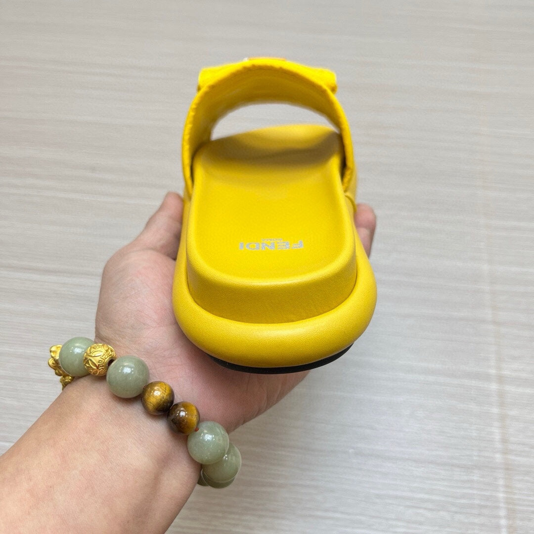 54F125ZDE Stylish slippers