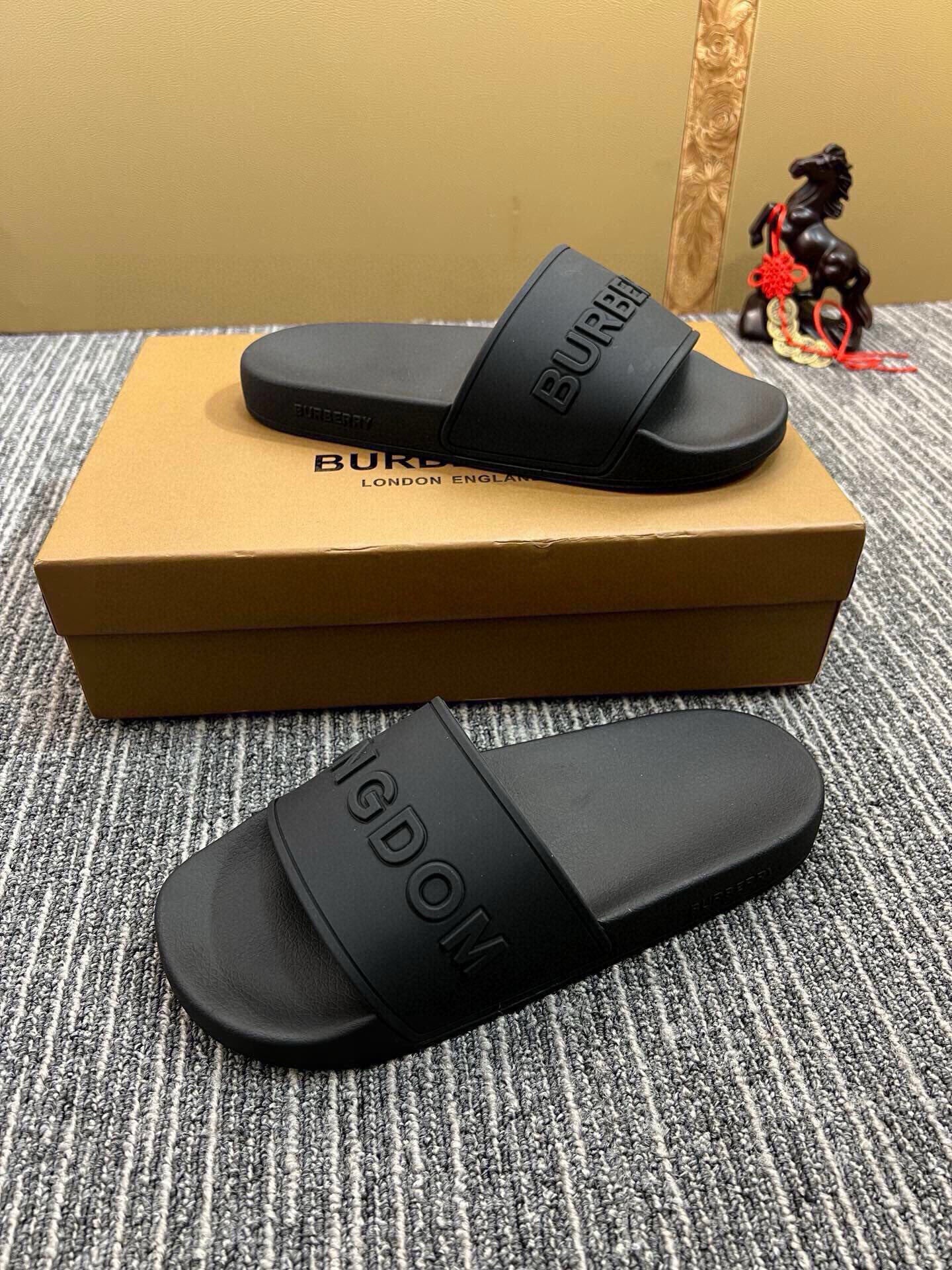 535ZR254ZDE Stylish Slippers