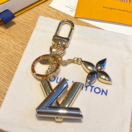 1E18ADE Stylish  Keychains