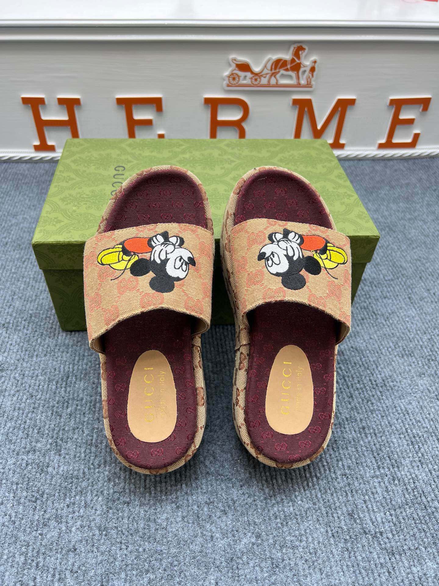 54B122ZDE Stylish slippers  Sole thickness 5.5cm
