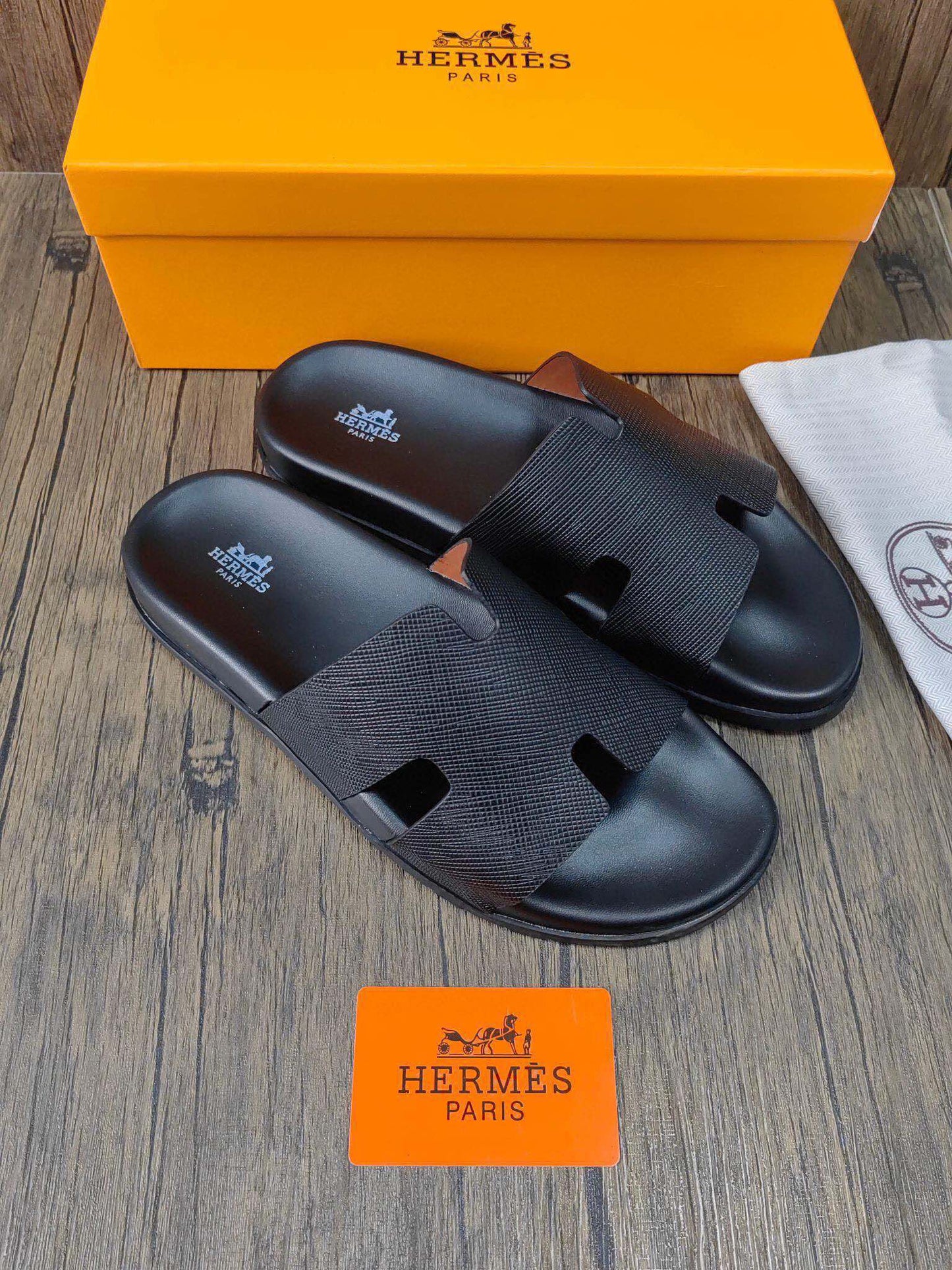 5YH60ZDE Stylish Slippers