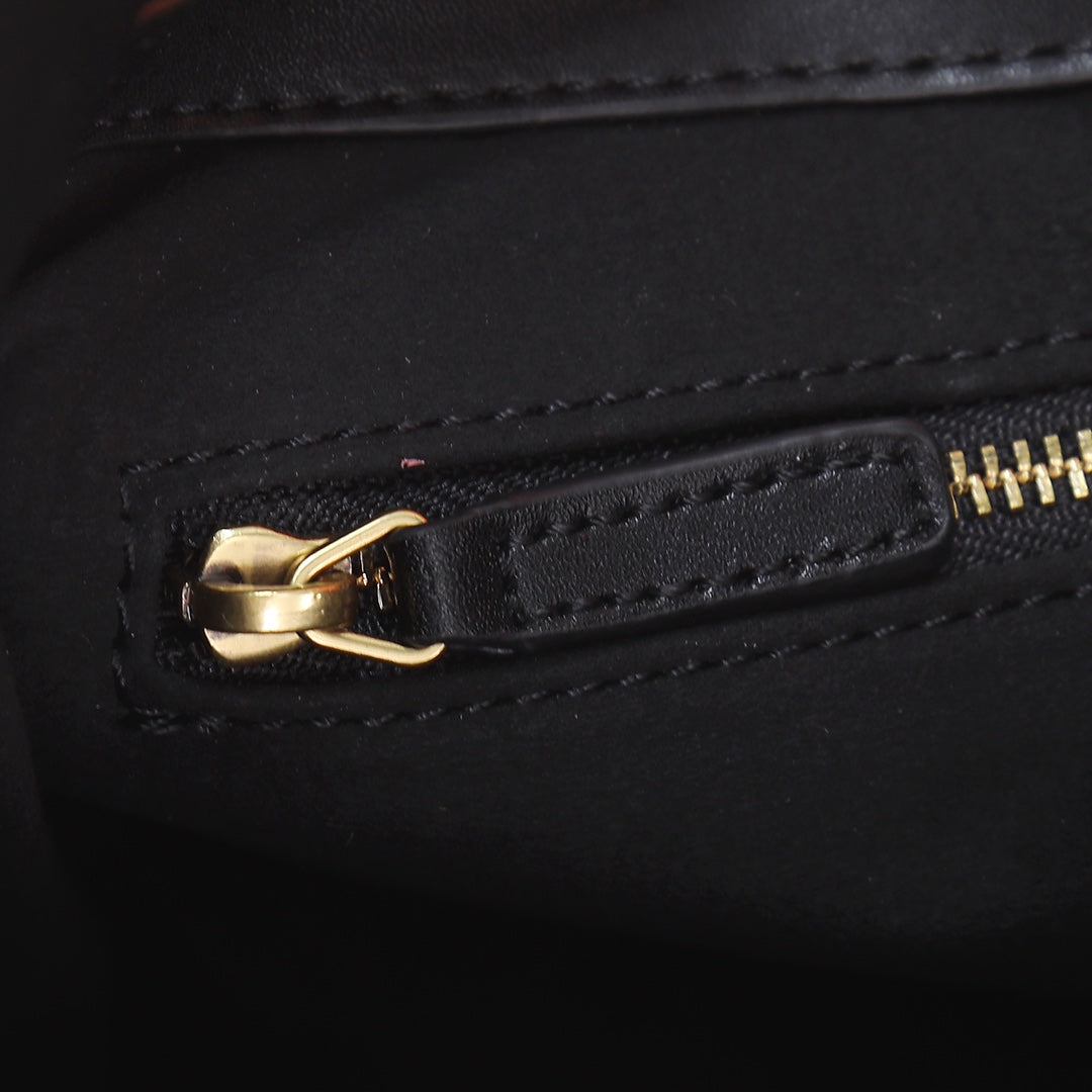 4XSL29BDE Stylish leather bag 