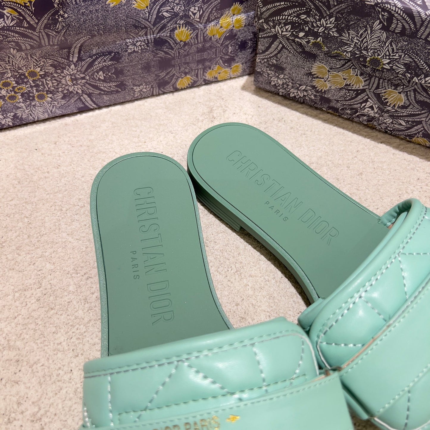 14D79ZDE Stylish Slippers