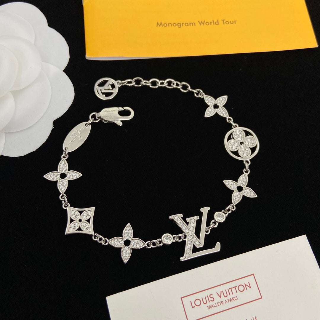 1XE603XDE Stylish Bracelets