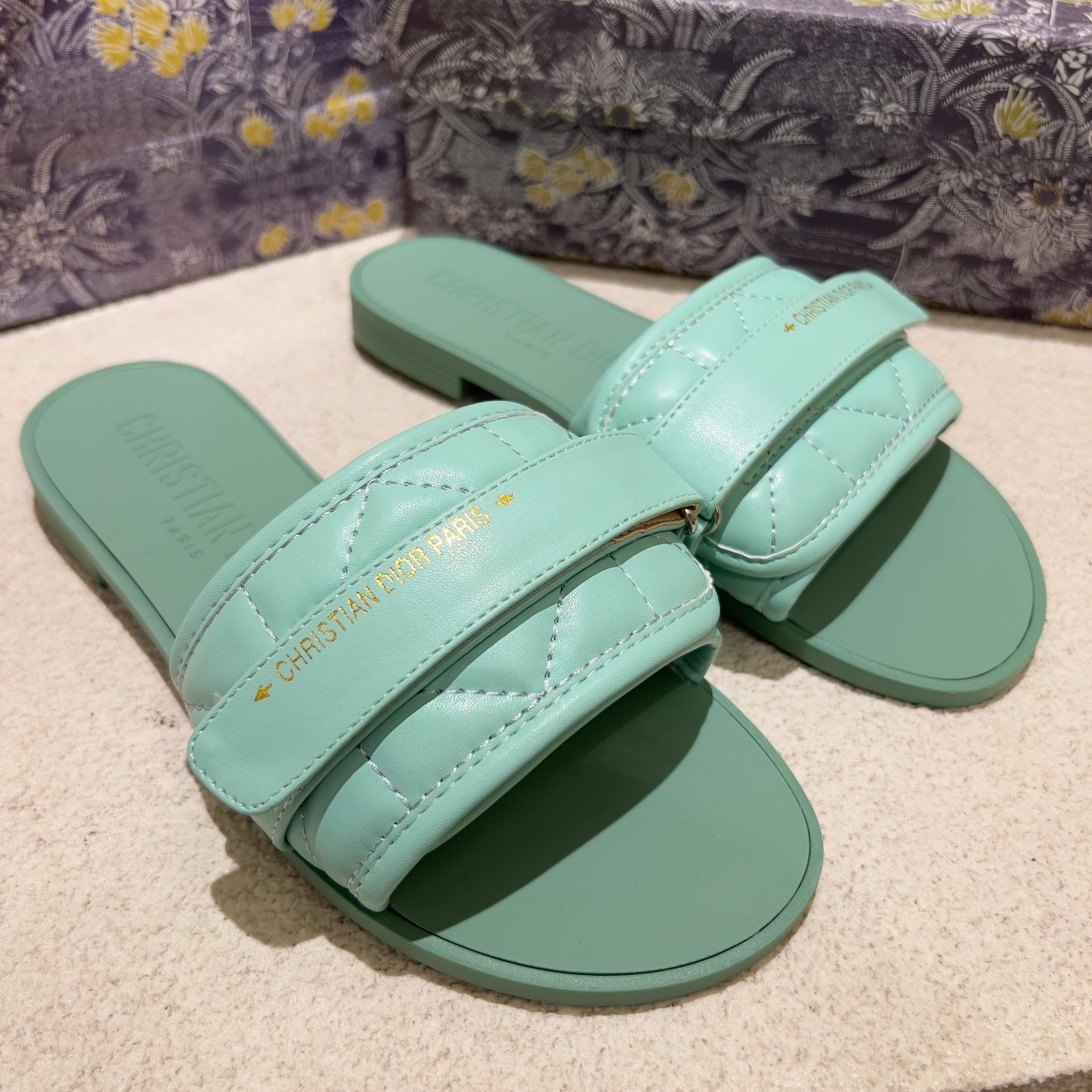 14D79ZDE Stylish Slippers
