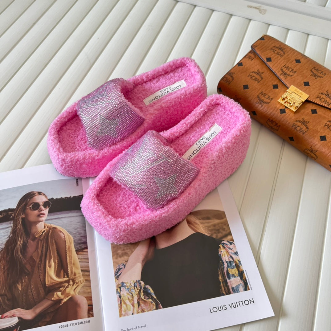 14E91ZDE Stylish Slippers