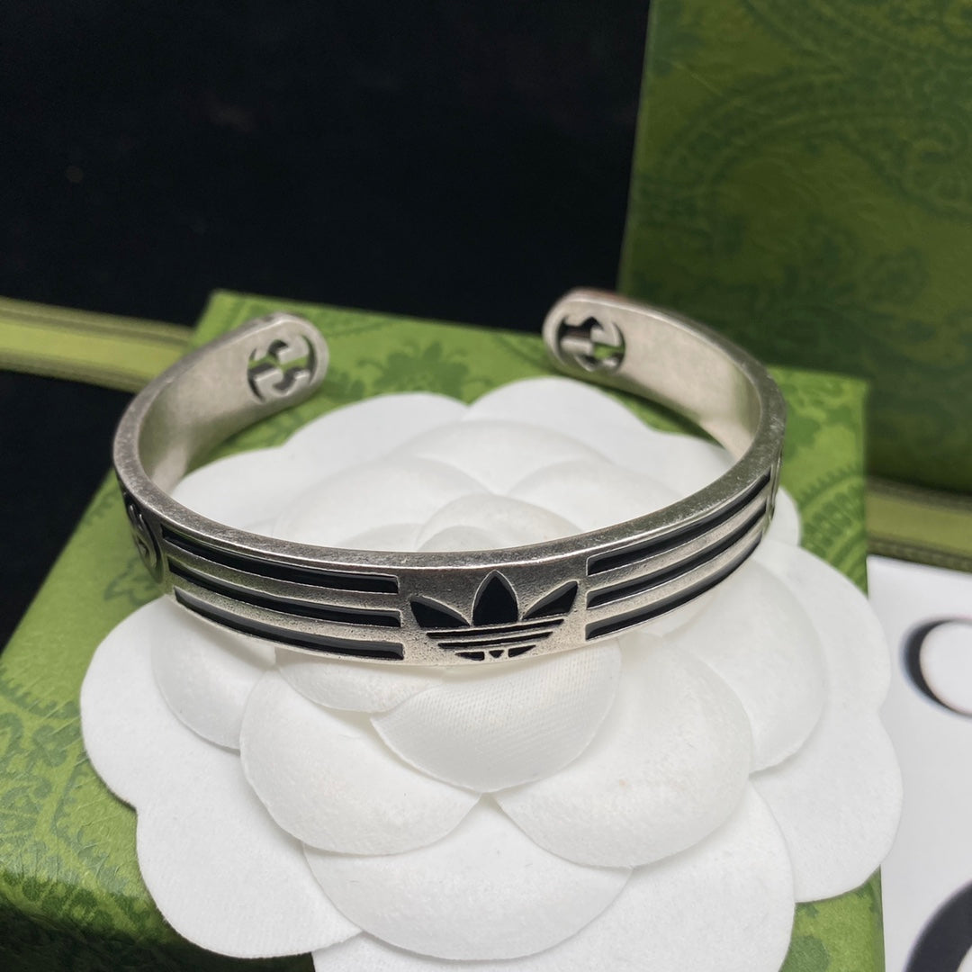 1B250KDE Stylish Bracelets