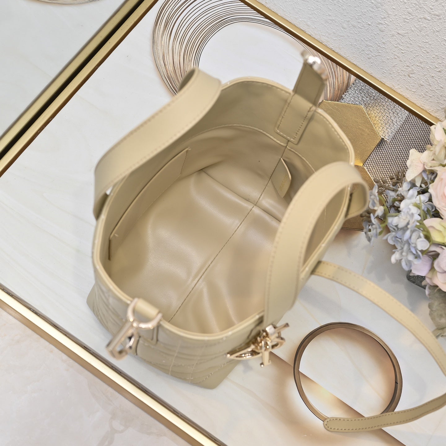 2WD17BDE Stylish leather bag