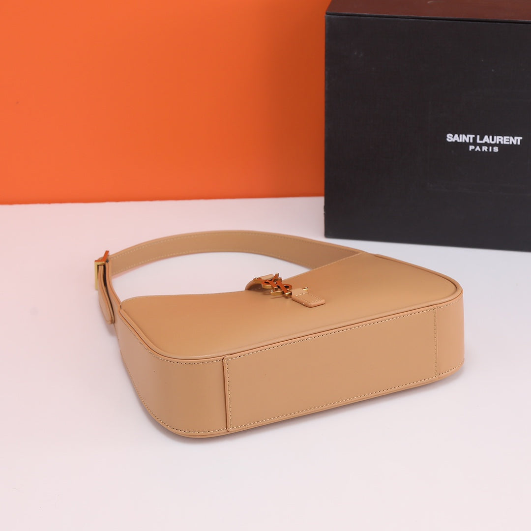 4XSL29BDE Stylish leather bag 