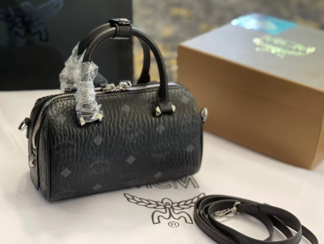 2XE142BDE Stylish leather bag 