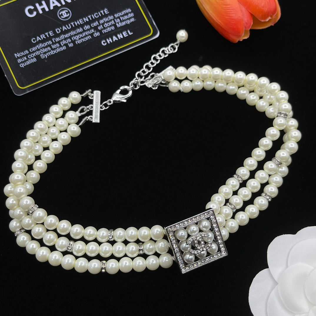 14C928XDE Stylish Necklaces