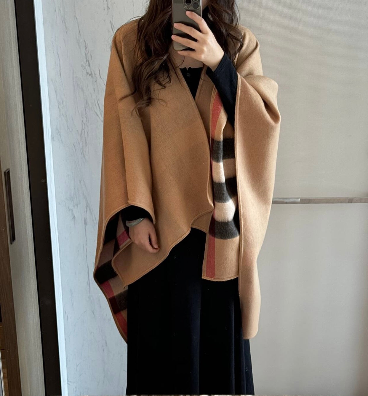 185ZR52WDE Stylish cape