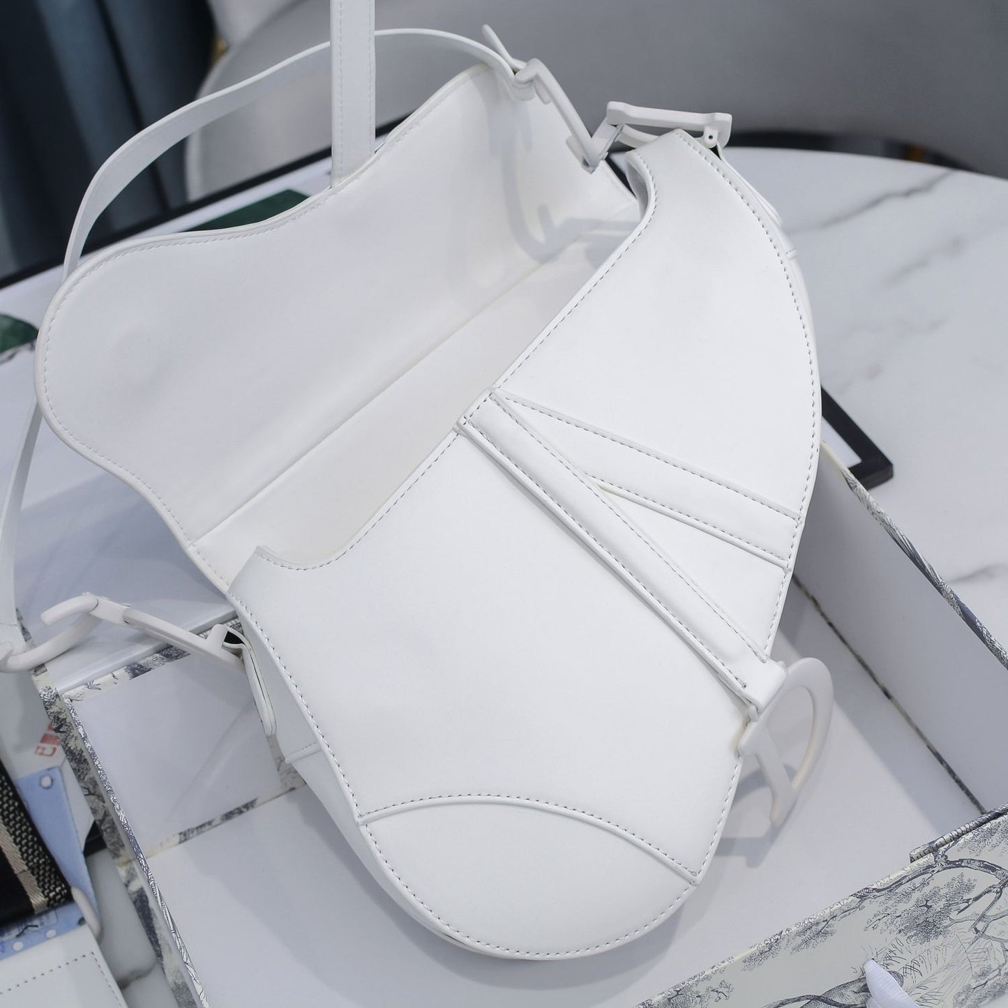 5D10BDE Stylish leather bag 