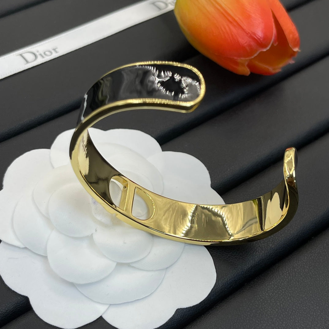 14D671KDE Stylish Bracelets