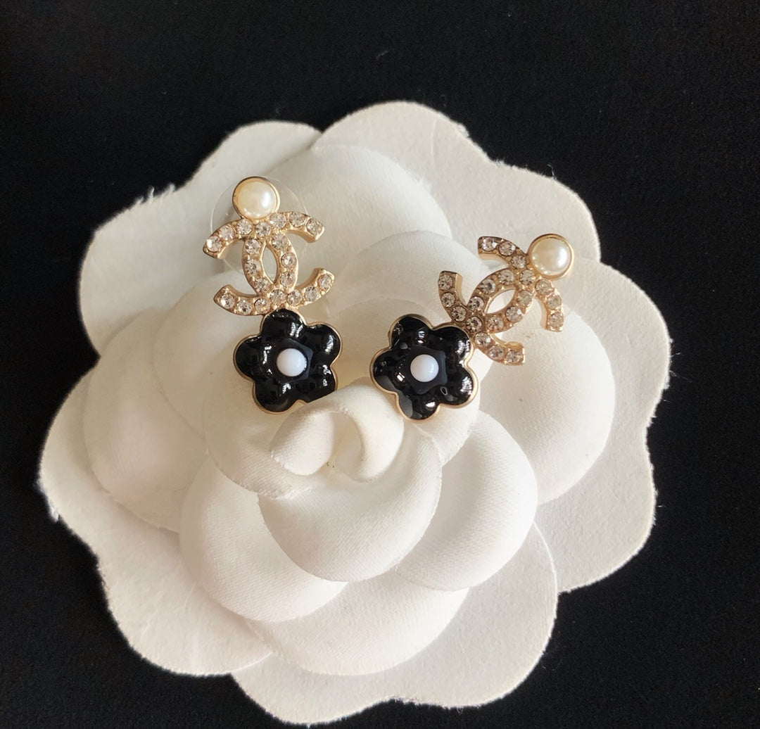 1YC168EDE Stylish Earrings