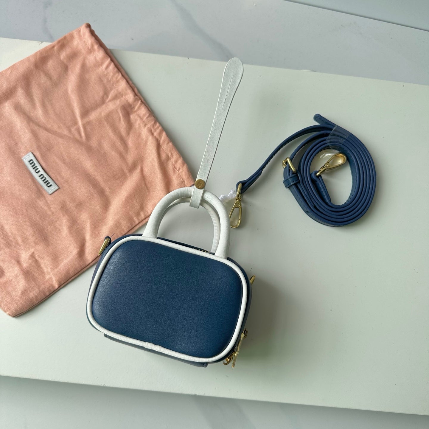 155NA55BDE Stylish leather bag