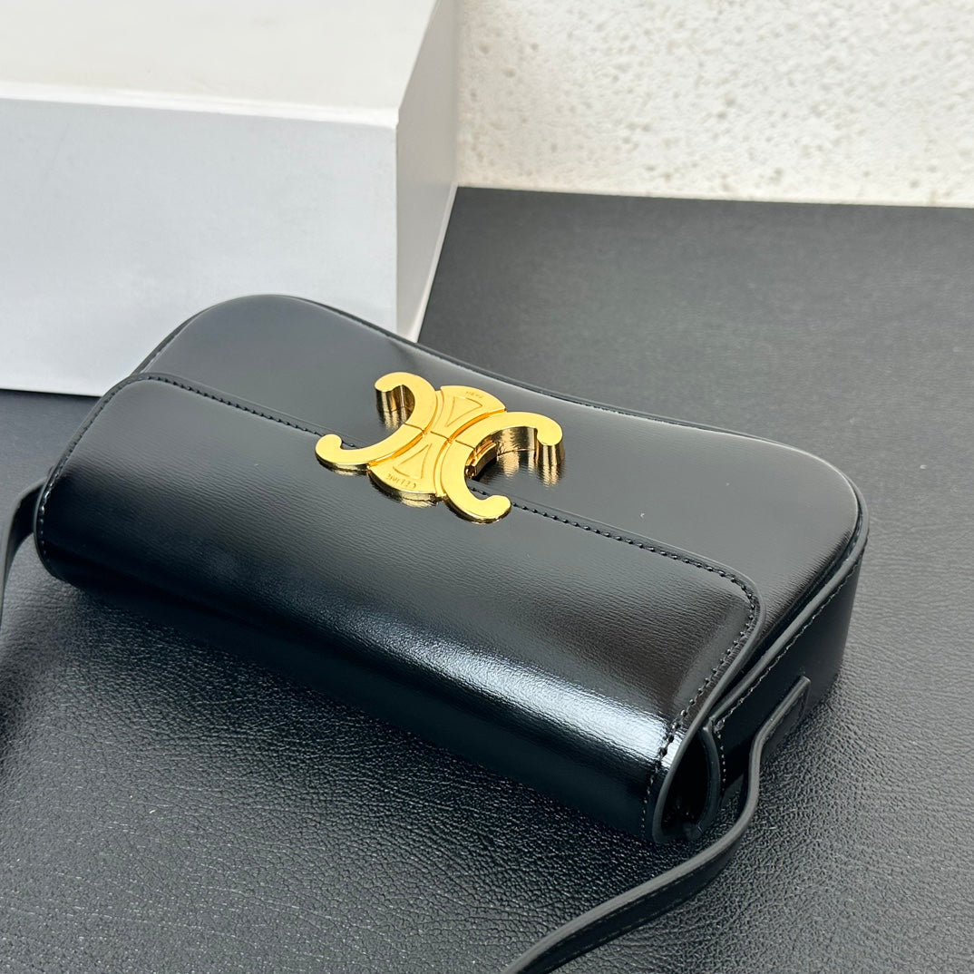 1XE271BDE Stylish leather bag 